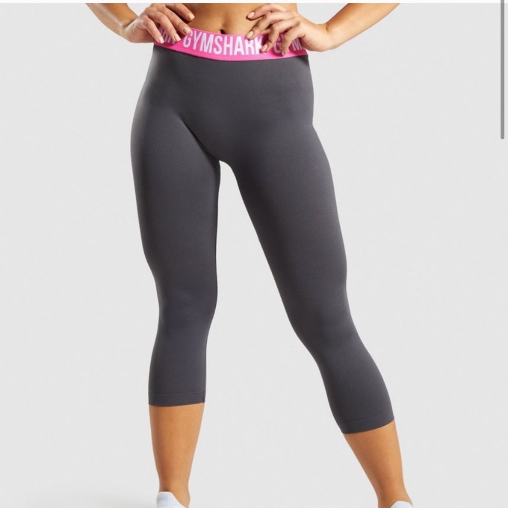 Cropped Grey Gymshark Leggings with Pink Waistband